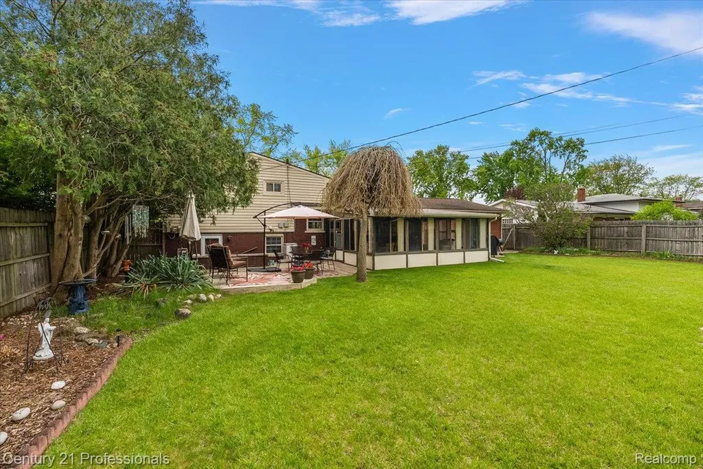 5788 Strathdon Way Waterford Charter Township MI 48327