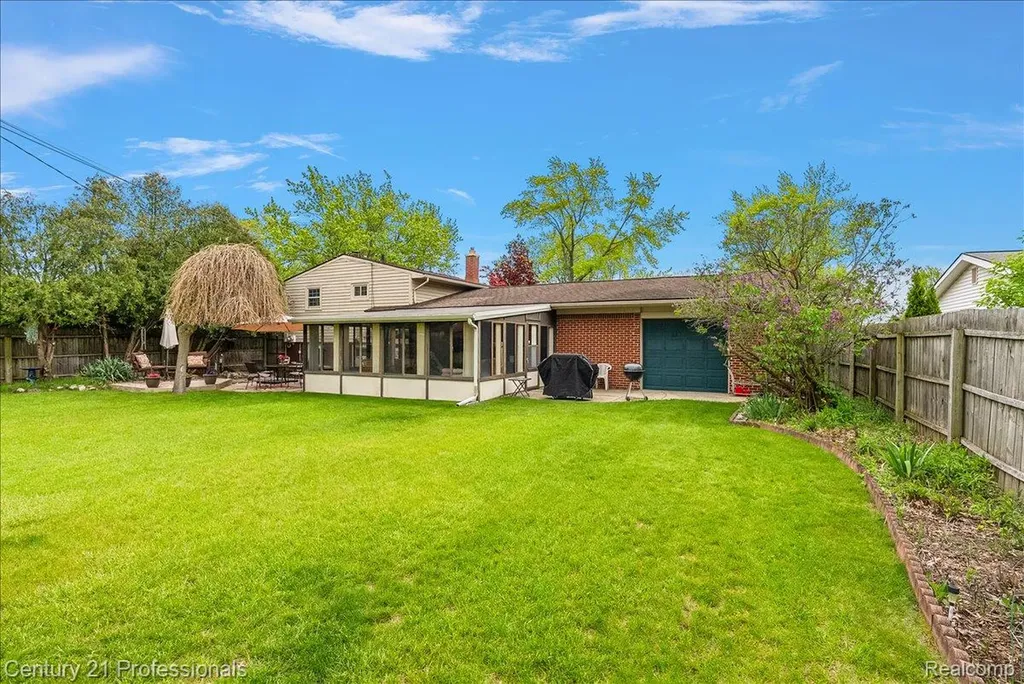 5788 Strathdon Way Waterford Charter Township MI 48327