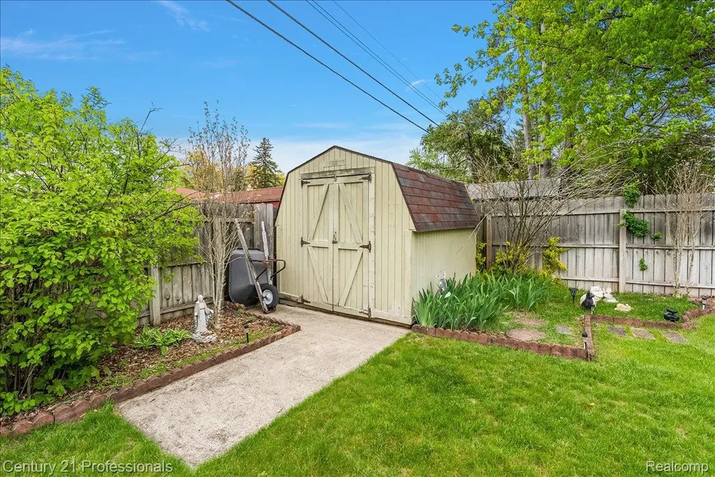 5788 Strathdon Way Waterford Charter Township MI 48327