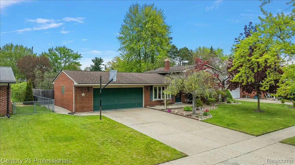 5788 Strathdon Way Waterford Charter Township MI 48327