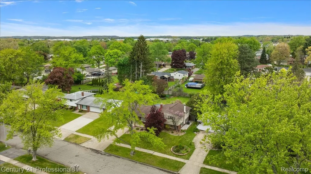 5788 Strathdon Way Waterford Charter Township MI 48327