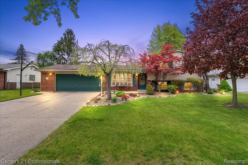 5788 Strathdon Way Waterford Charter Township MI 48327