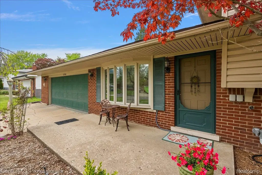 5788 Strathdon Way Waterford Charter Township MI 48327