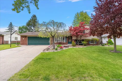5788 Strathdon Way Waterford Charter Township MI 48327