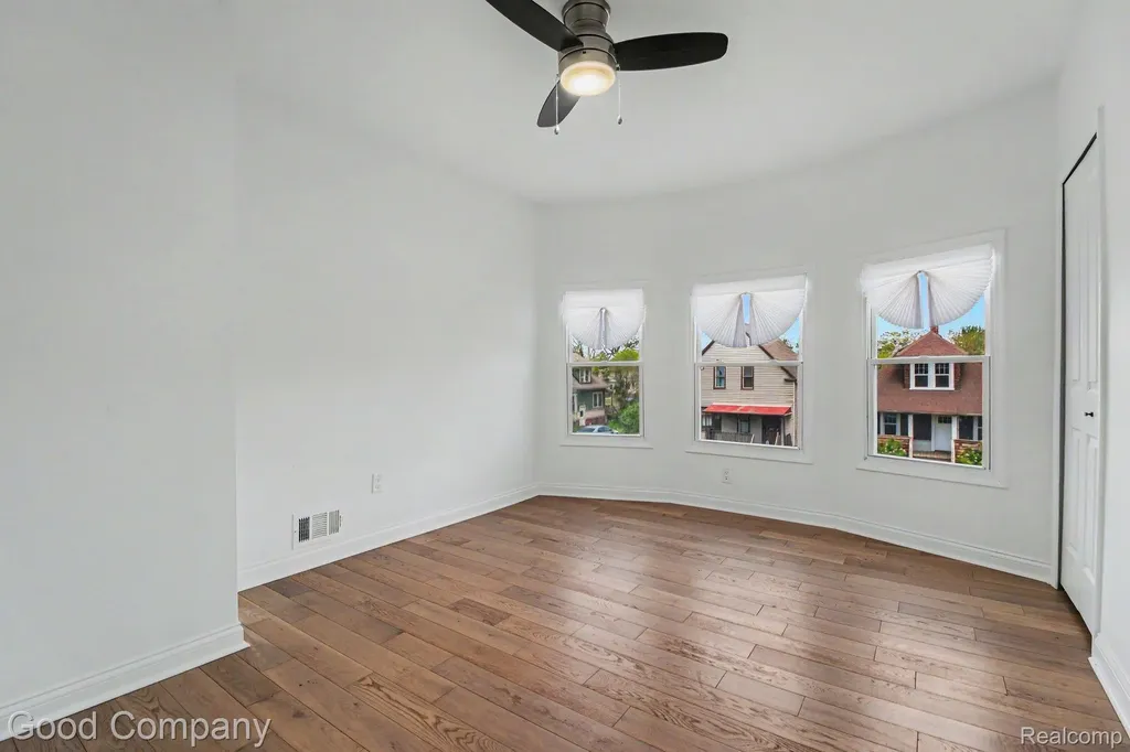 2463 Seyburn Street Detroit City MI 48214
