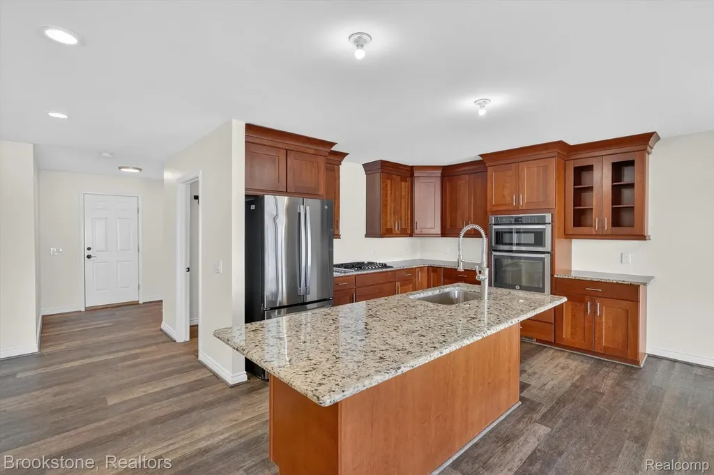 3695 Lotus Drive Waterford Charter Township MI 48329