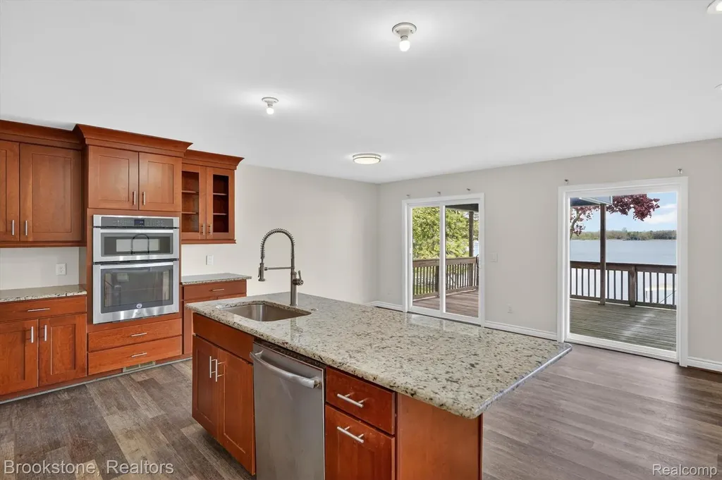 3695 Lotus Drive Waterford Charter Township MI 48329