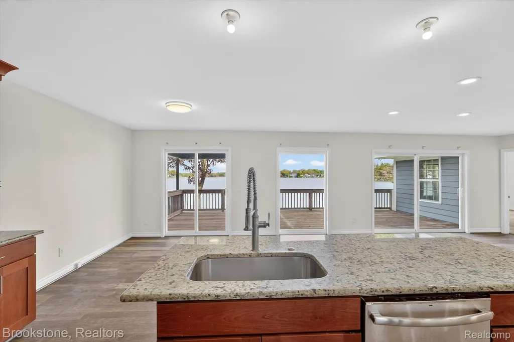 3695 Lotus Drive Waterford Charter Township MI 48329