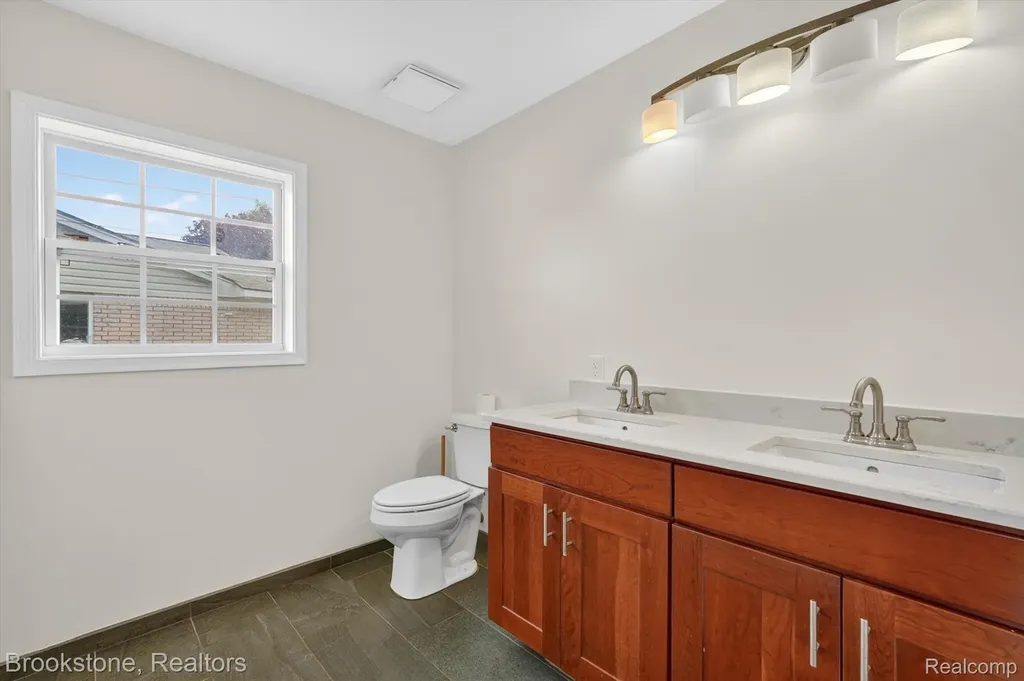 3695 Lotus Drive Waterford Charter Township MI 48329