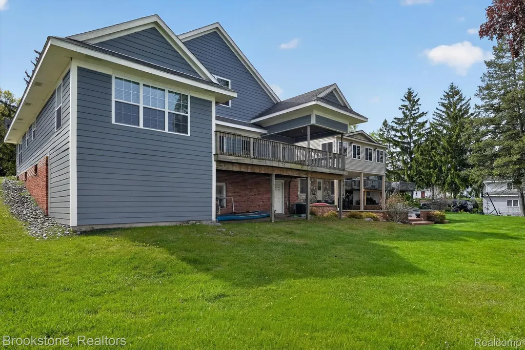 3695 Lotus Drive Waterford Charter Township MI 48329