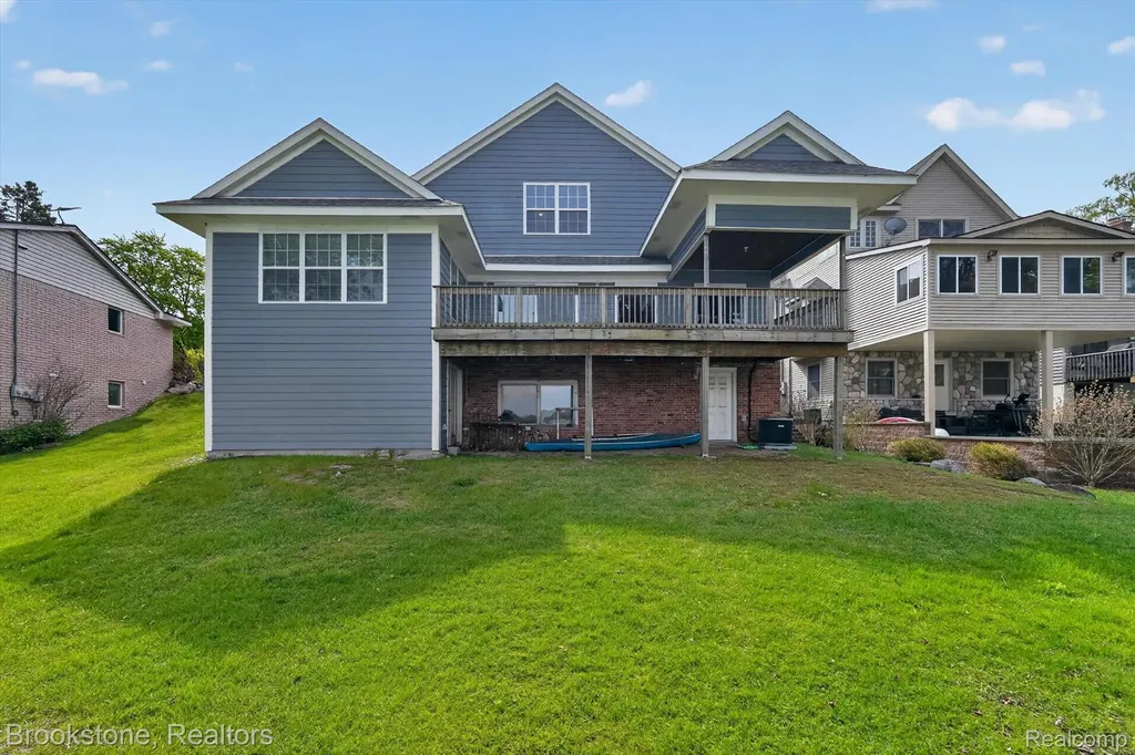 3695 Lotus Drive Waterford Charter Township MI 48329