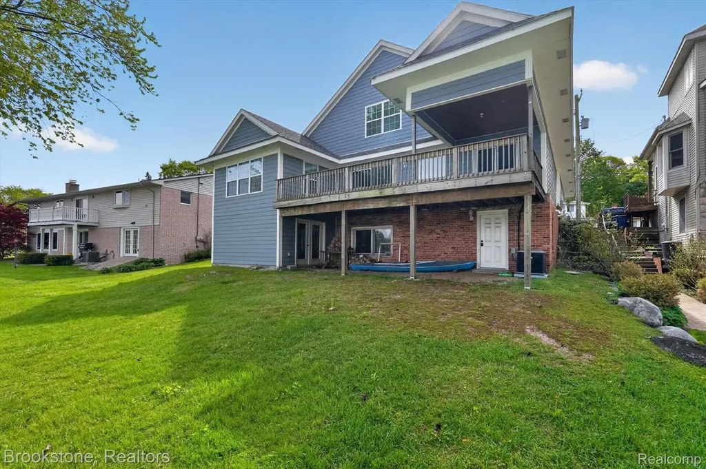 3695 Lotus Drive Waterford Charter Township MI 48329