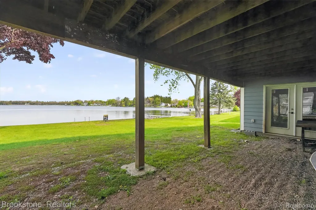 3695 Lotus Drive Waterford Charter Township MI 48329