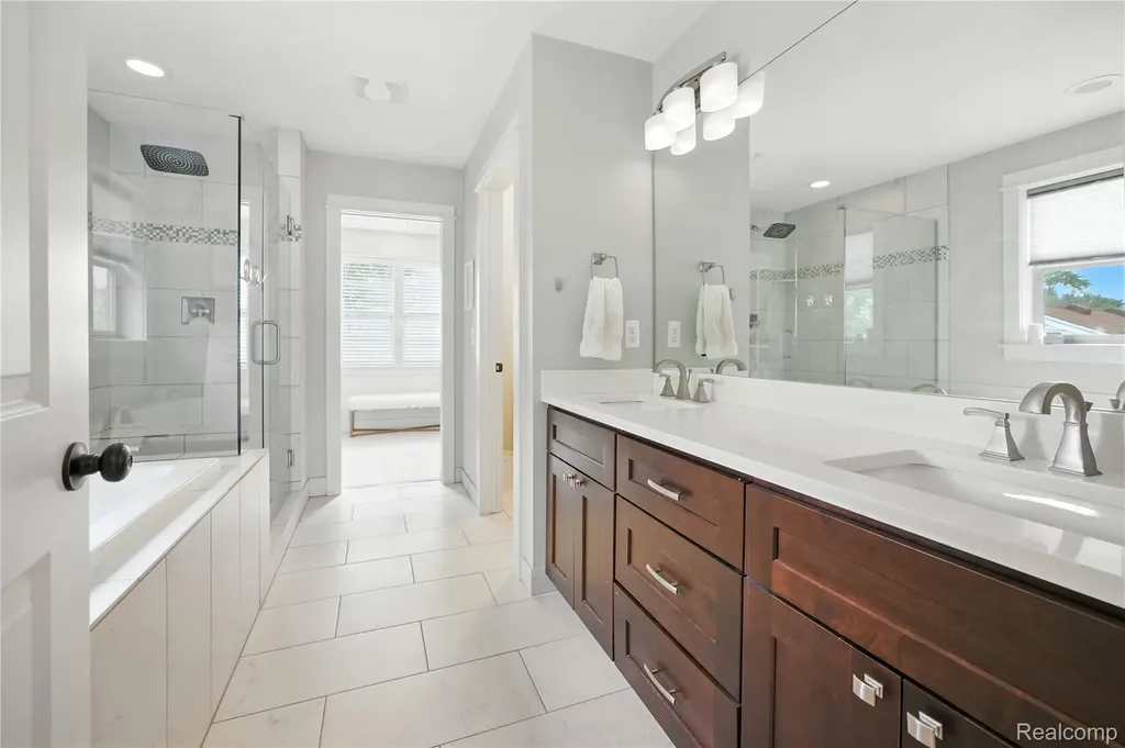 4223 Hampton Boulevard Royal Oak City MI 48073