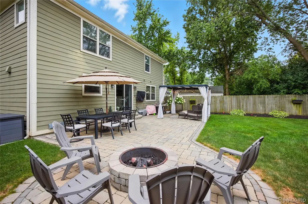 4223 Hampton Boulevard Royal Oak City MI 48073
