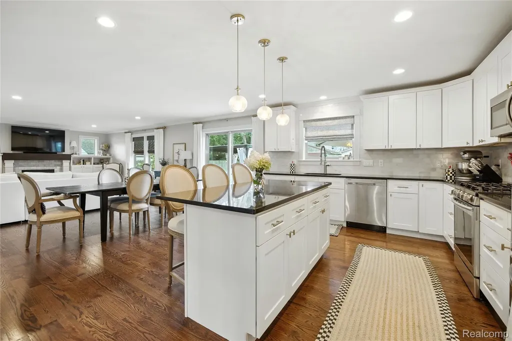 4223 Hampton Boulevard Royal Oak City MI 48073