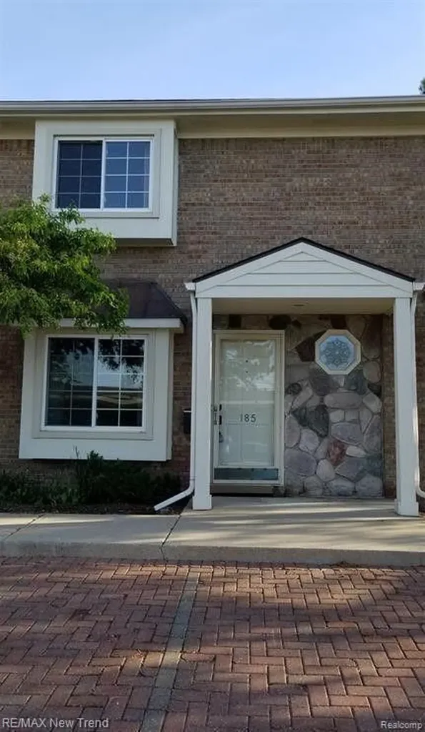 185 Coolidge Road Birmingham City MI 48009