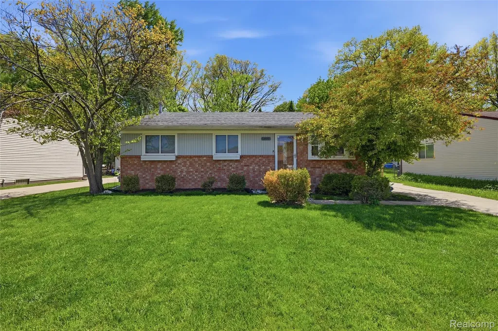 33499 Unicorn Court Westland City MI 48186