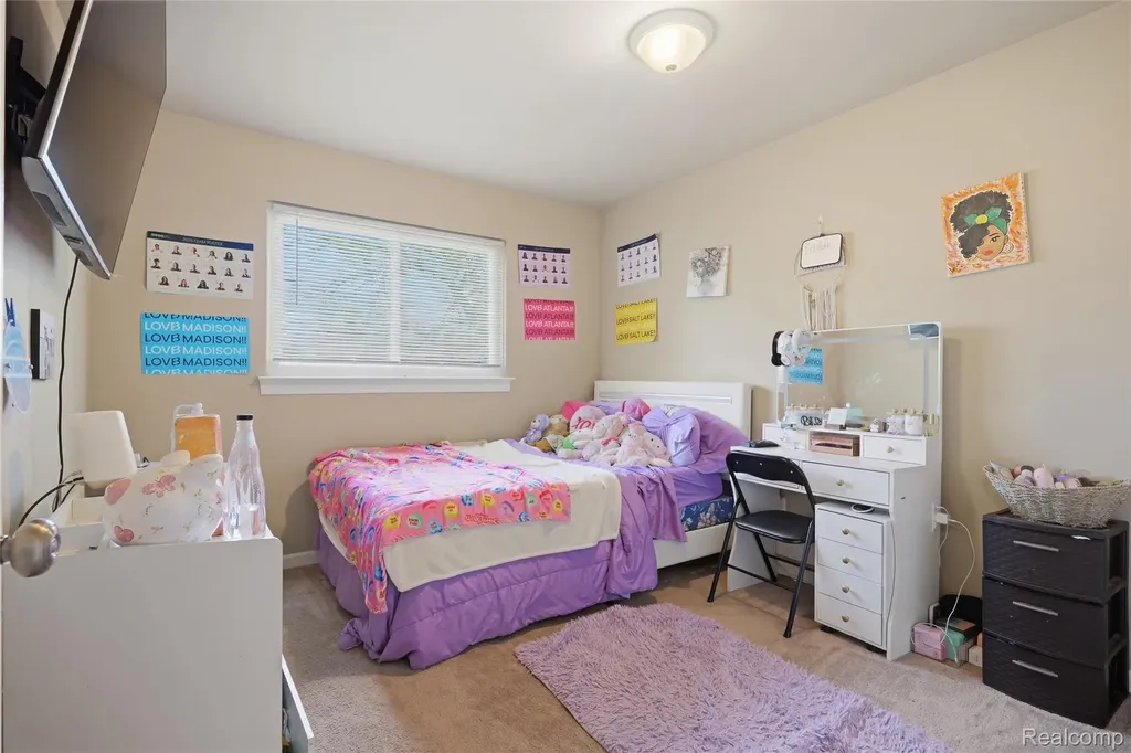 33499 Unicorn Court Westland City MI 48186