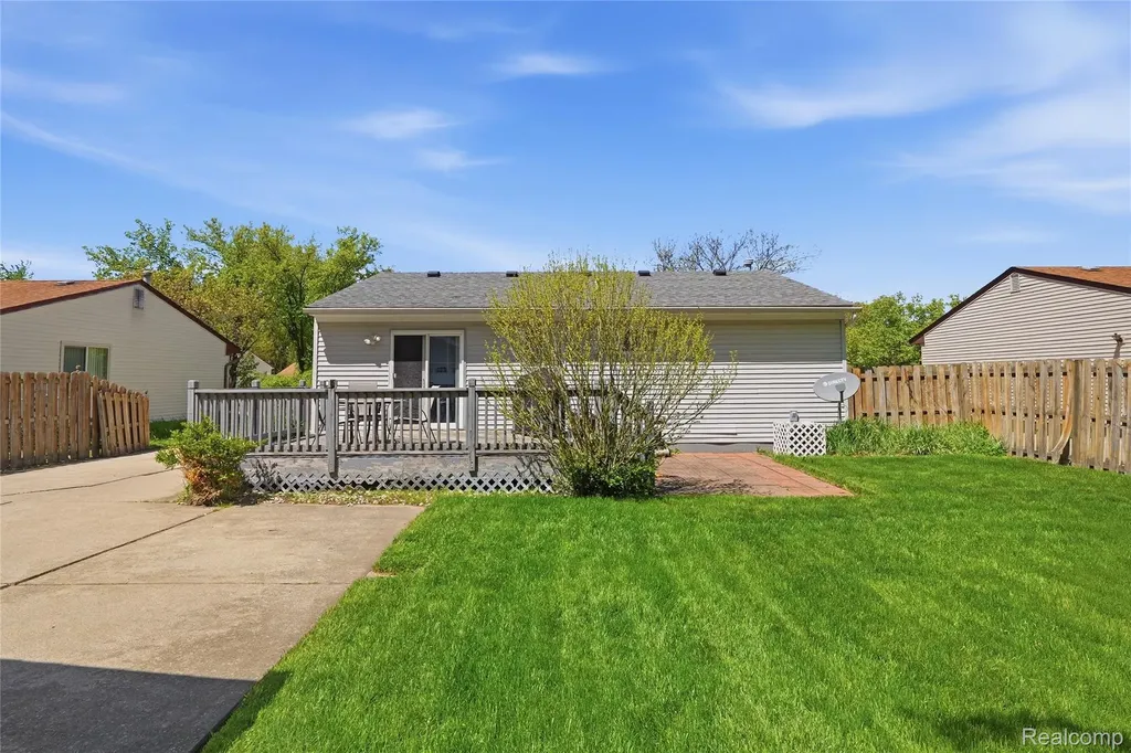 33499 Unicorn Court Westland City MI 48186