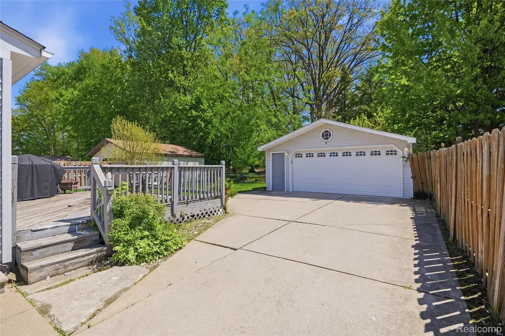33499 Unicorn Court Westland City MI 48186
