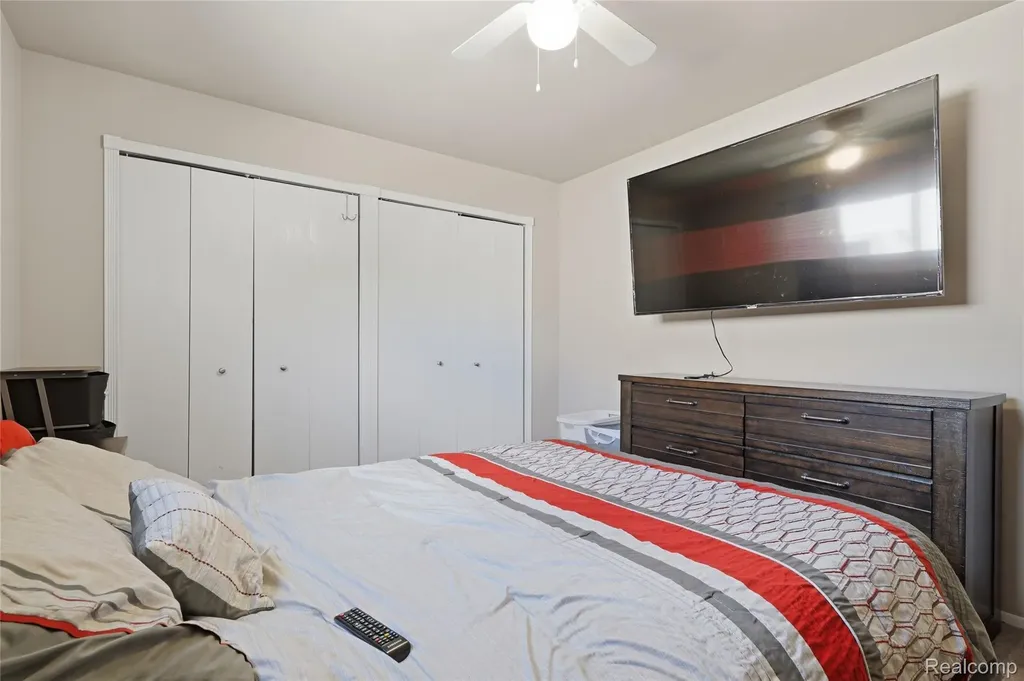 33499 Unicorn Court Westland City MI 48186