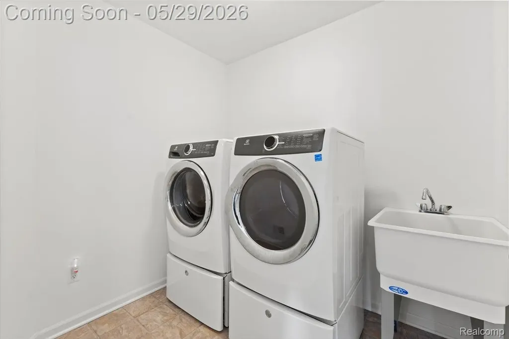 30925 Asbury Hill Drive Lyon Charter Township MI 48165