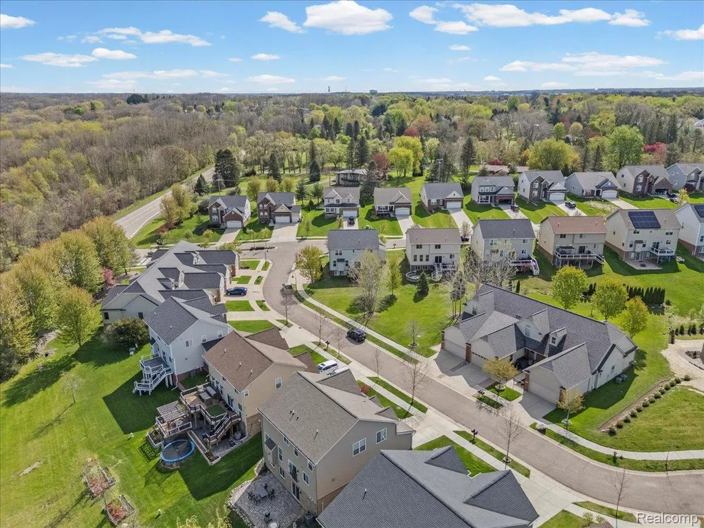 30925 Asbury Hill Drive Lyon Charter Township MI 48165