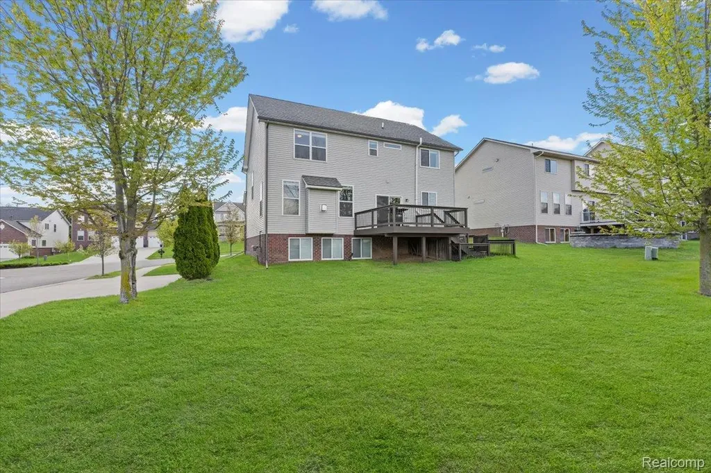 30925 Asbury Hill Drive Lyon Charter Township MI 48165