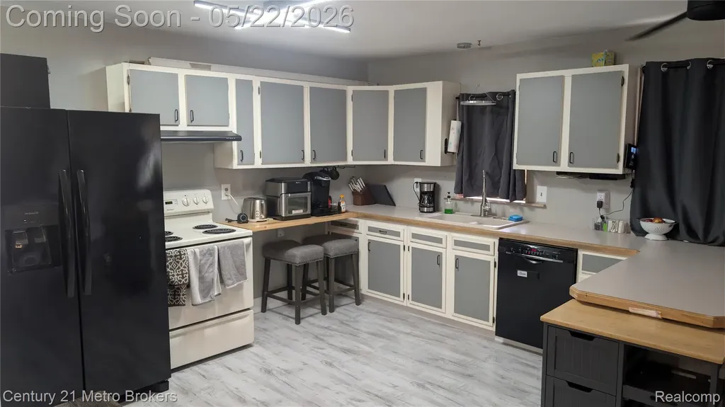218 N Lapeer Street Davison City MI 48423