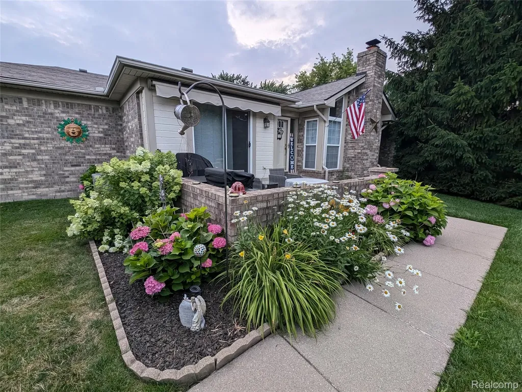 18397 Pleasant Valley Drive Macomb Township MI 48044