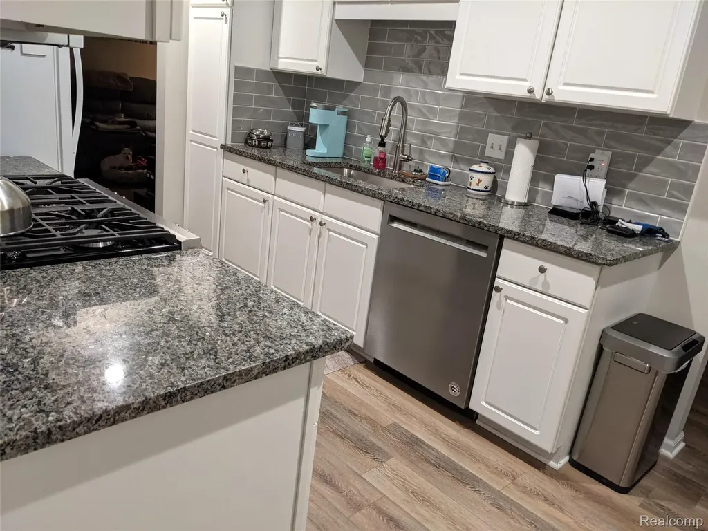 18397 Pleasant Valley Drive Macomb Township MI 48044