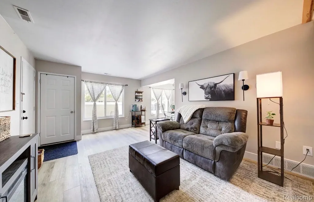 22814 Talford Street Novi City MI 48375