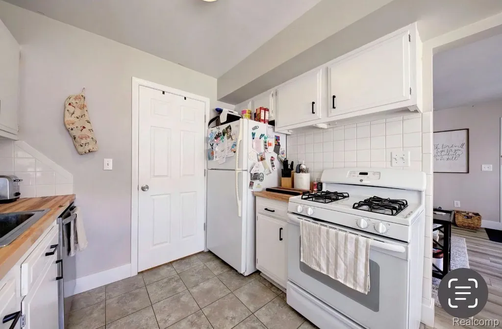 22814 Talford Street Novi City MI 48375