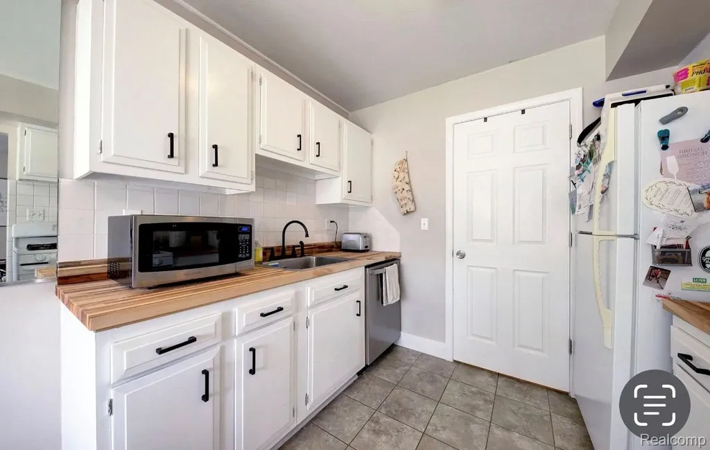 22814 Talford Street Novi City MI 48375