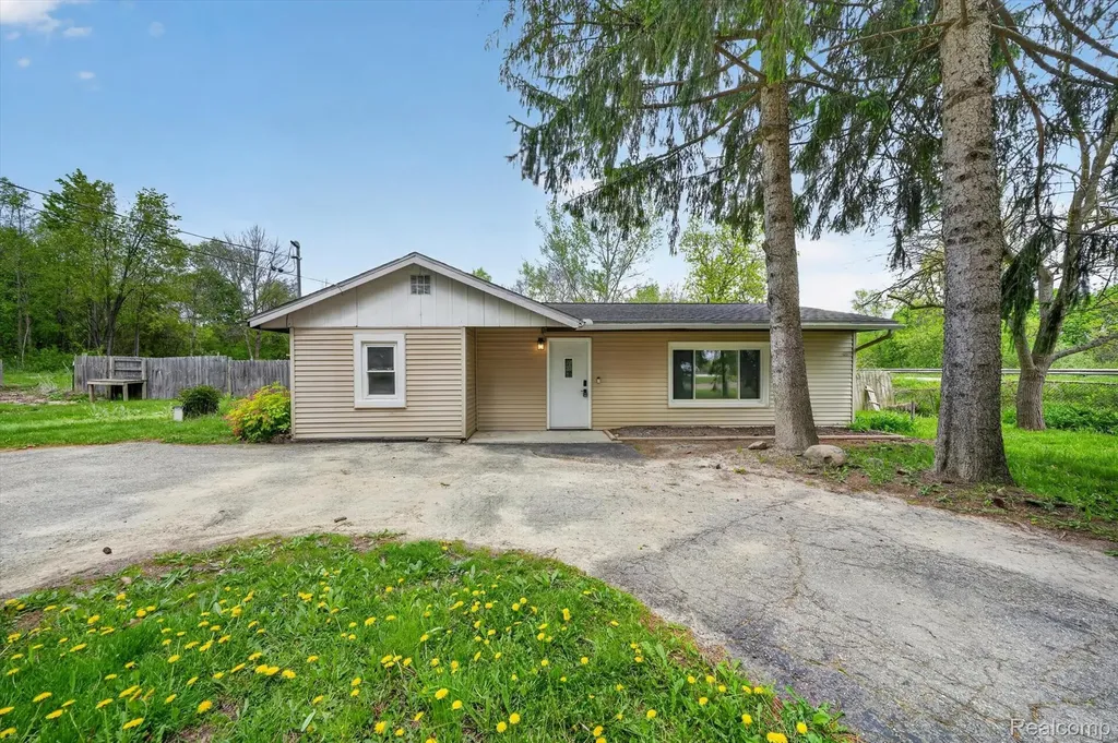 15013 Birchwood Drive Holly Township MI 48442