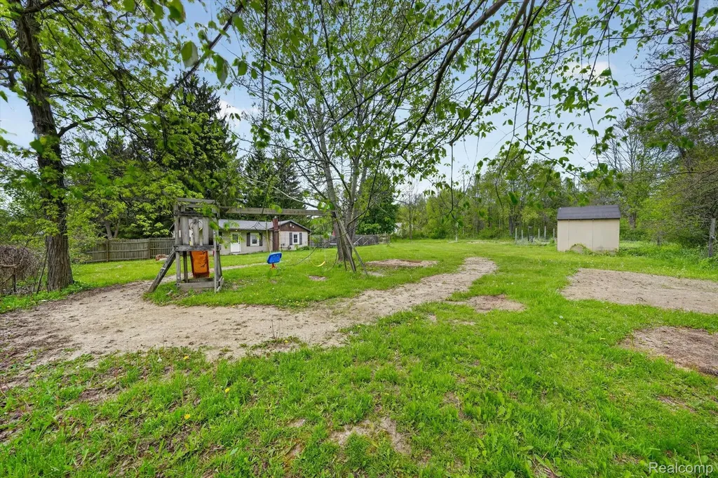 15013 Birchwood Drive Holly Township MI 48442