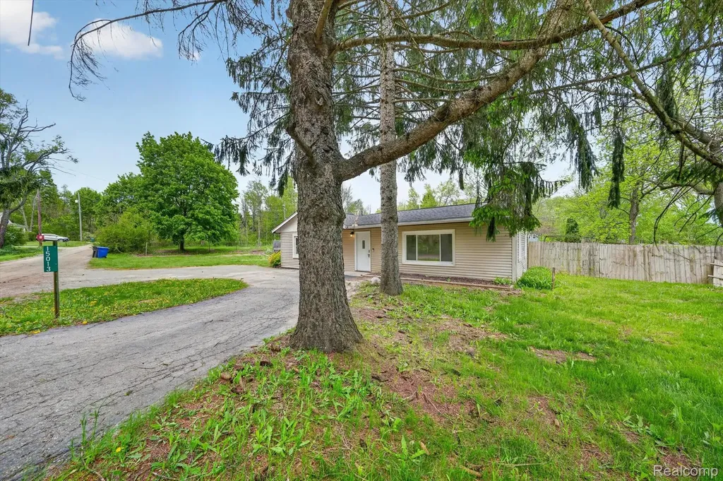 15013 Birchwood Drive Holly Township MI 48442