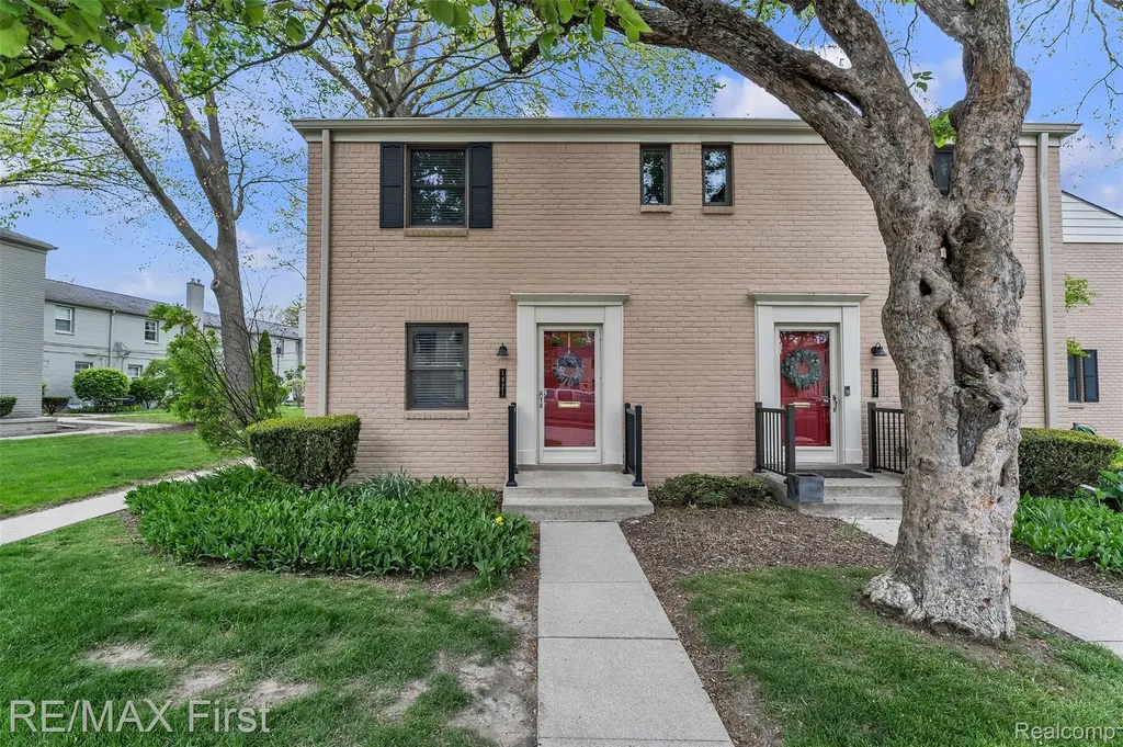 1921 Graefield Road Birmingham City MI 48009