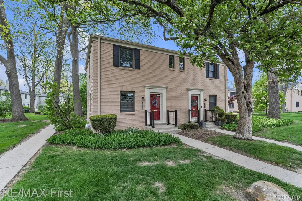 1921 Graefield Road Birmingham City MI 48009