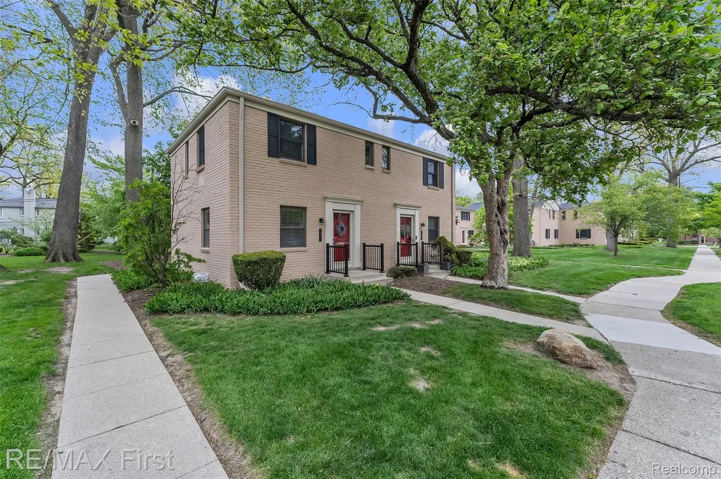 1921 Graefield Road Birmingham City MI 48009