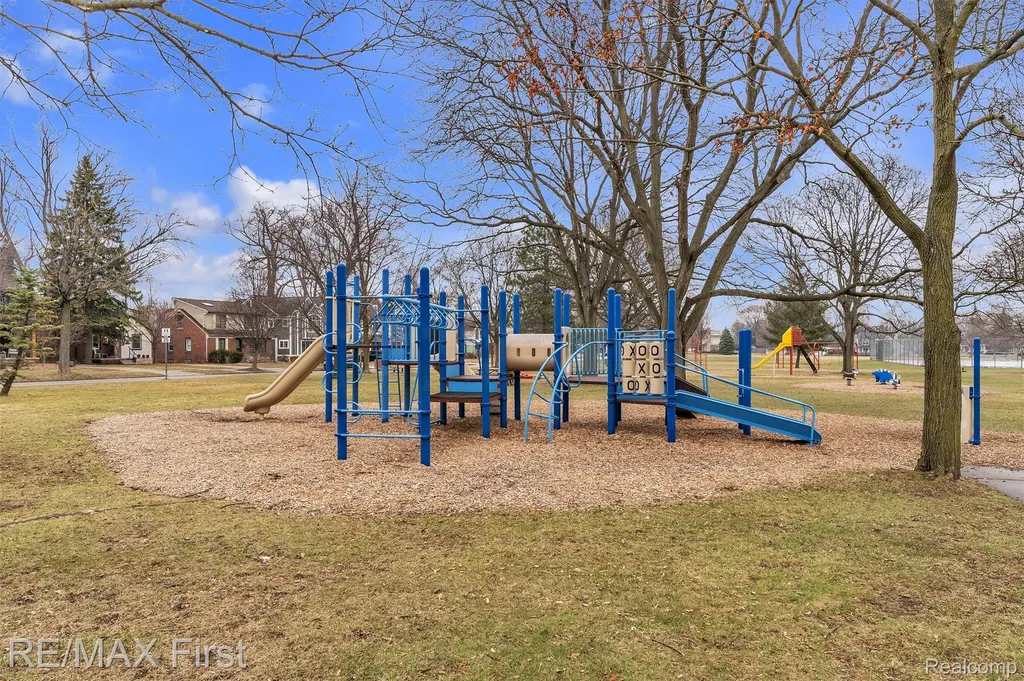 1921 Graefield Road Birmingham City MI 48009