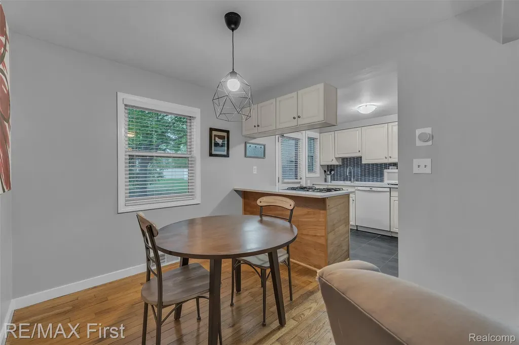 1921 Graefield Road Birmingham City MI 48009