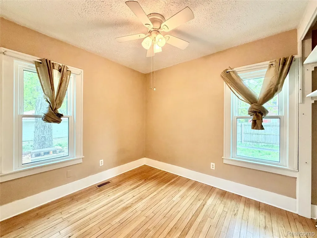 1331 South Boulevard W Troy City MI 48098