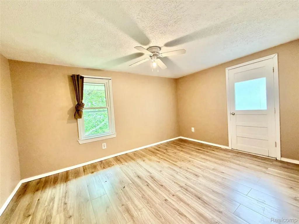 1331 South Boulevard W Troy City MI 48098