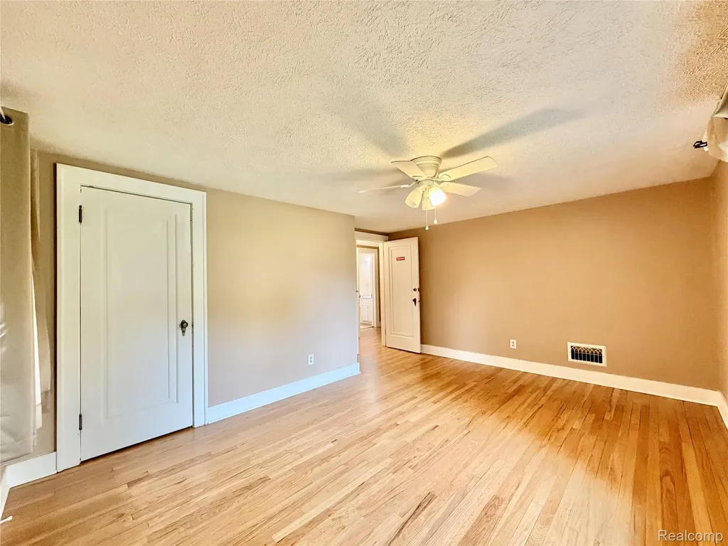 1331 South Boulevard W Troy City MI 48098