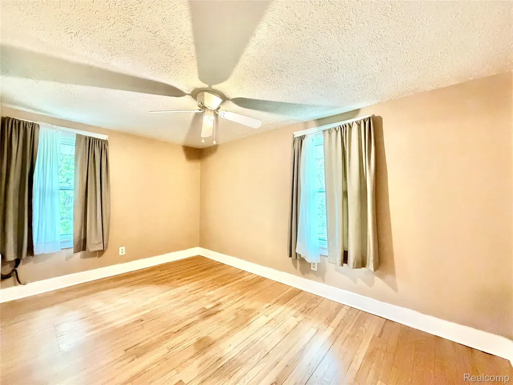 1331 South Boulevard W Troy City MI 48098