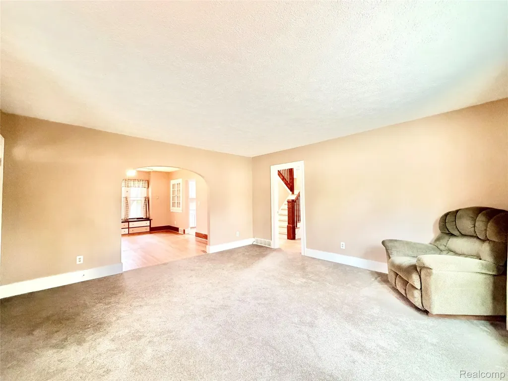 1331 South Boulevard W Troy City MI 48098
