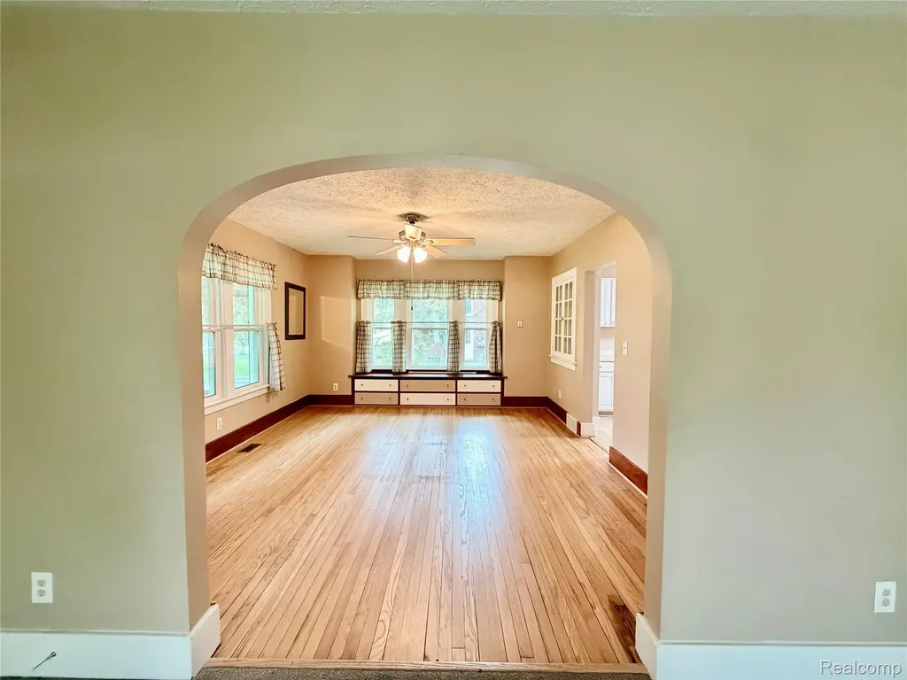 1331 South Boulevard W Troy City MI 48098