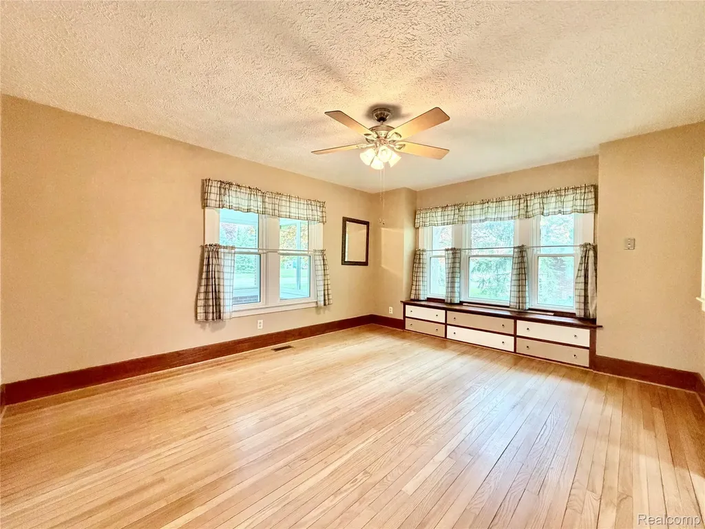 1331 South Boulevard W Troy City MI 48098